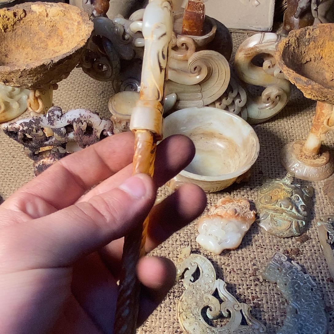 叶***公和田玉（糖玉）未镶嵌颈饰