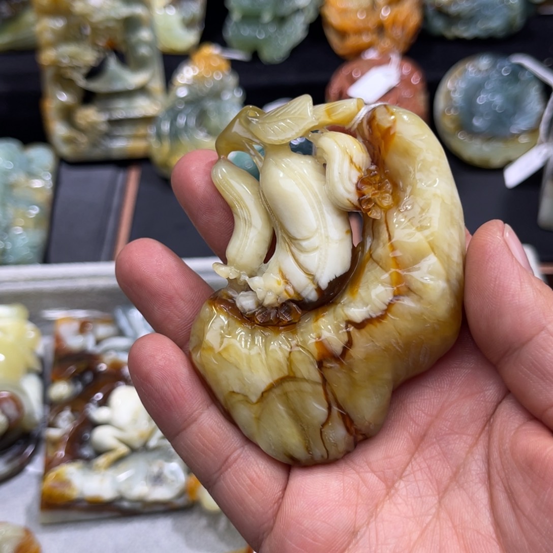 大***铃蛇纹石玉未镶嵌吊坠(赠链)