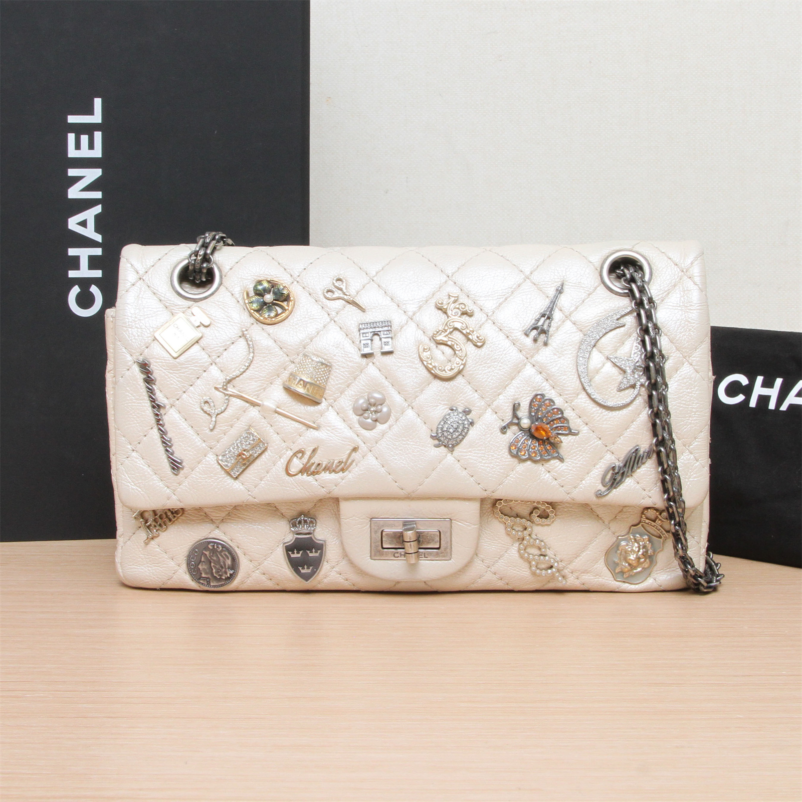 95新 Chanel/香奈儿 【满减黑黑】2.55 口盖包 小号 米白色 20开