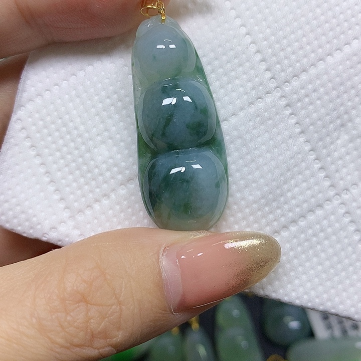 翡翠18K金镶嵌颈饰挂件