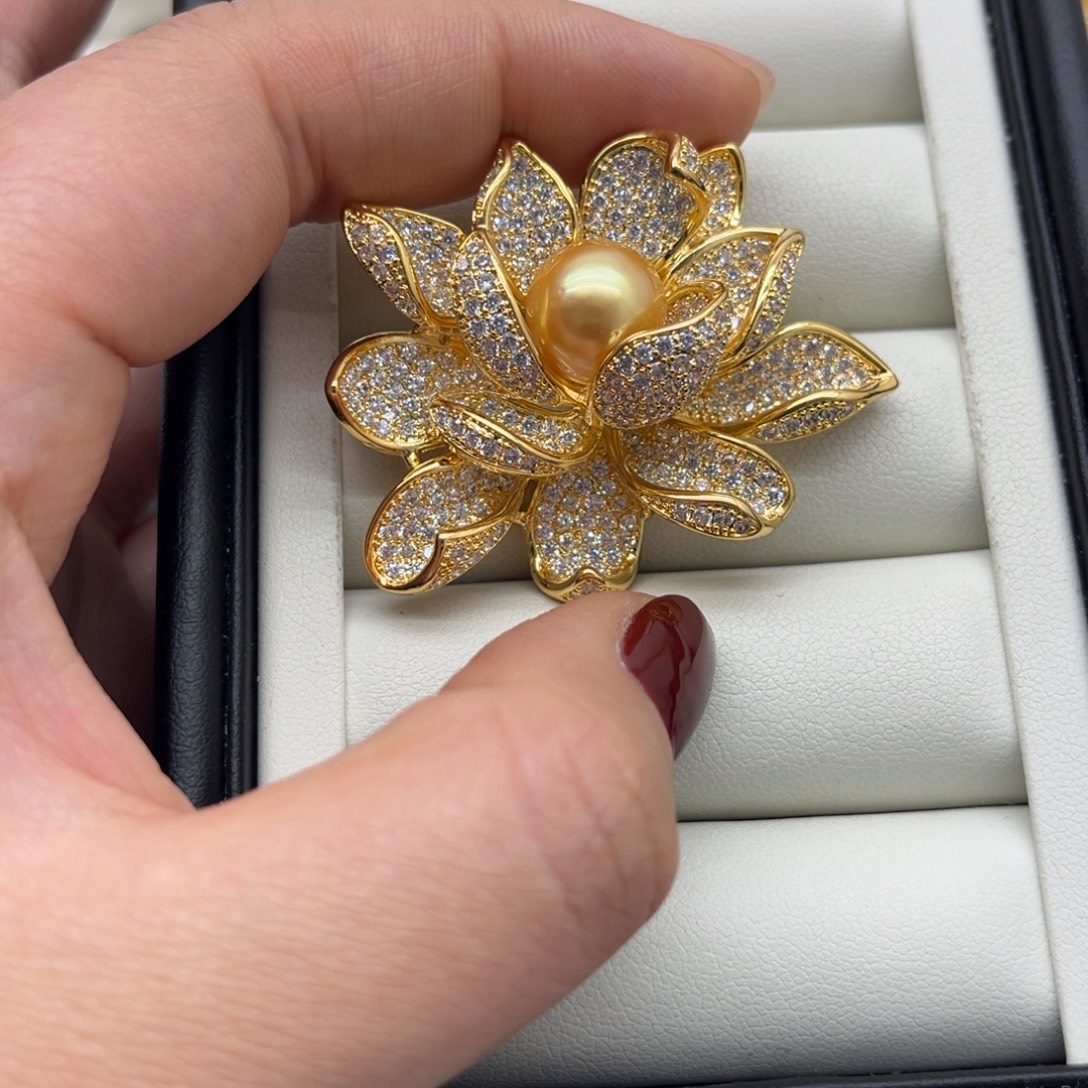 合金胸针海水珍珠