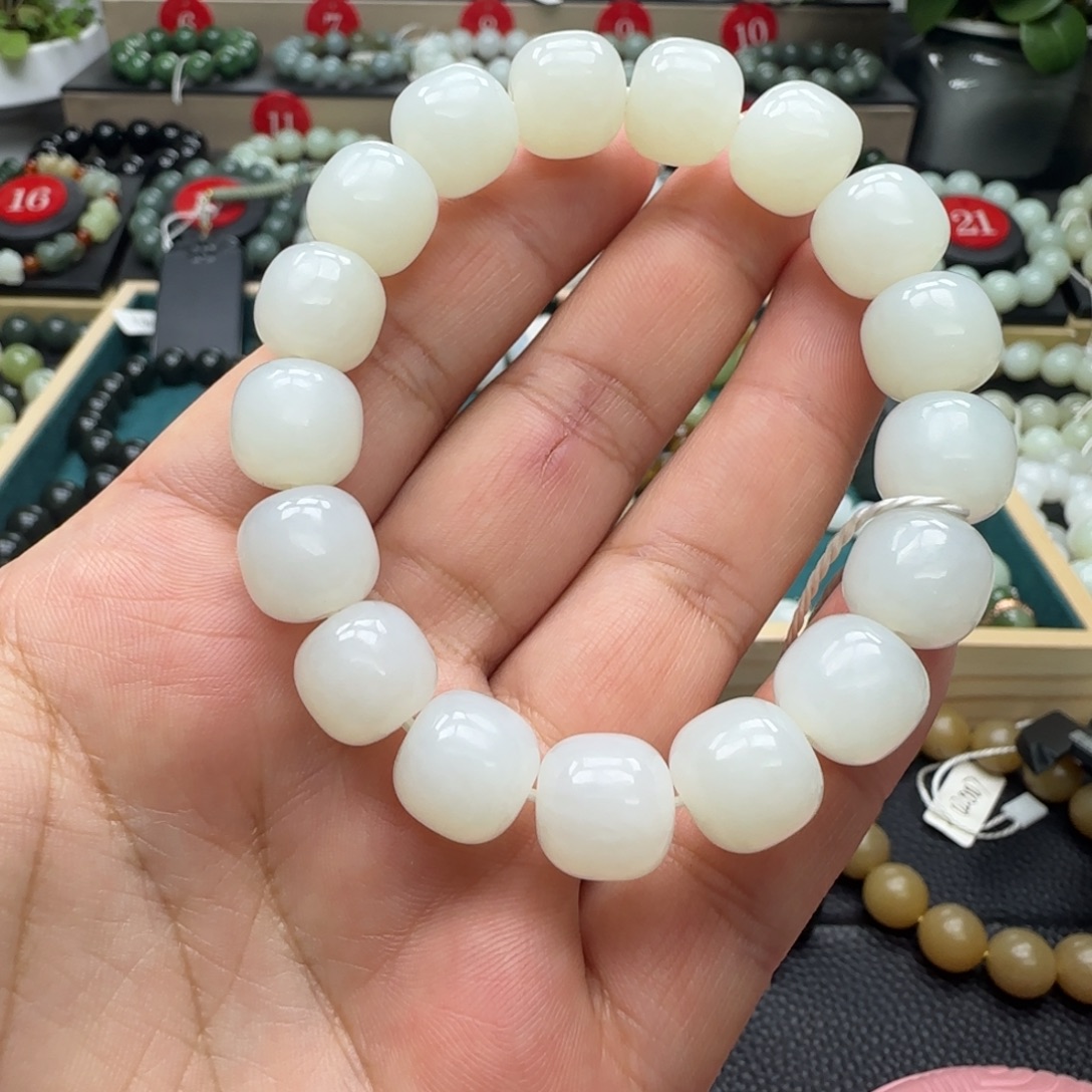 小***新和田玉未镶嵌手链12