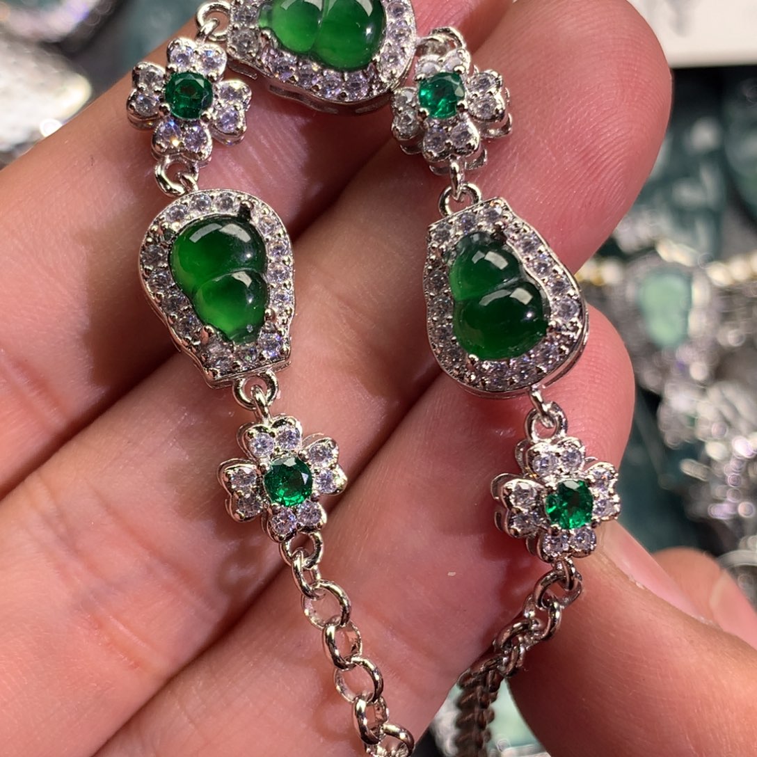 翡翠颈饰未镶嵌葫芦手链