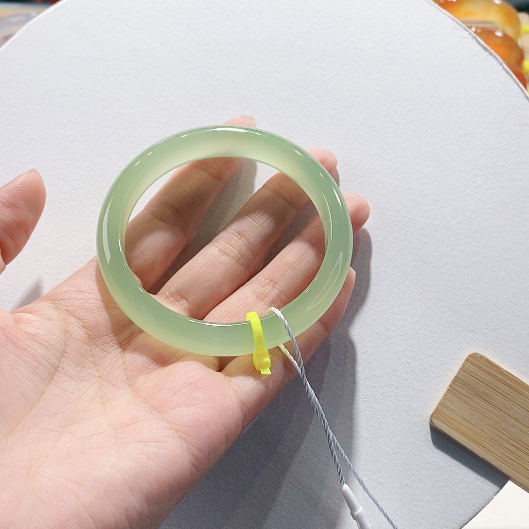 玛瑙/玉髓手镯未镶嵌59.0