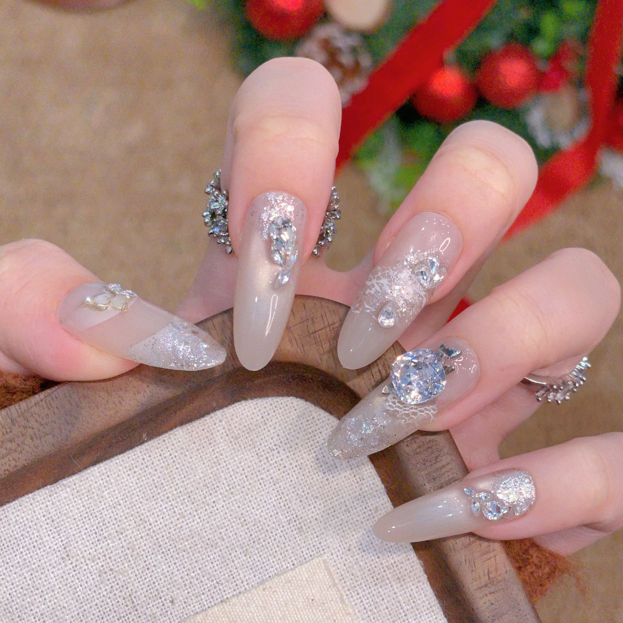 栗栗吉LILI【冬日蕾丝】显白猫眼锆石百搭气质温柔纯手工穿戴甲A133