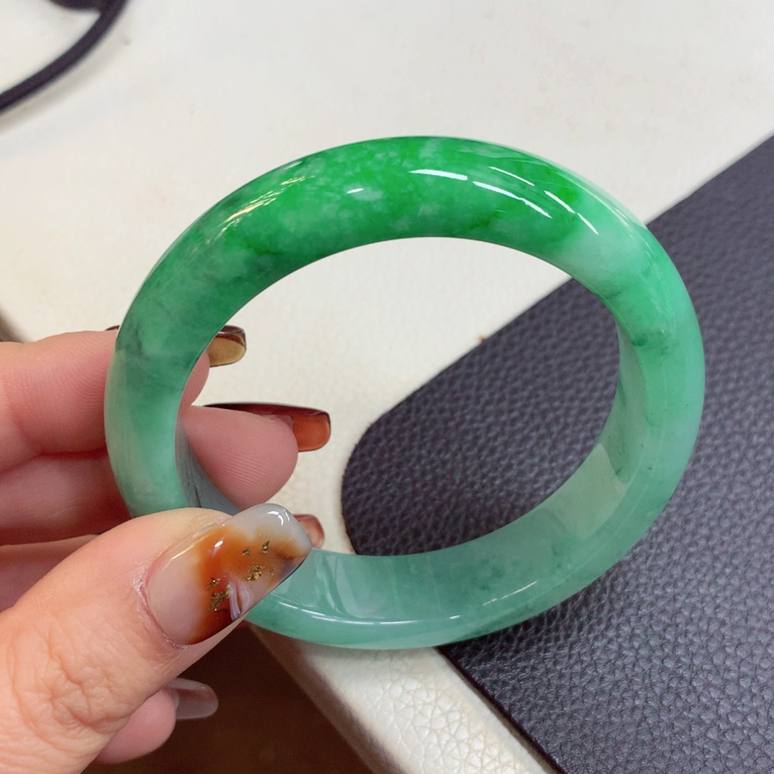未镶嵌手镯翡翠缅甸