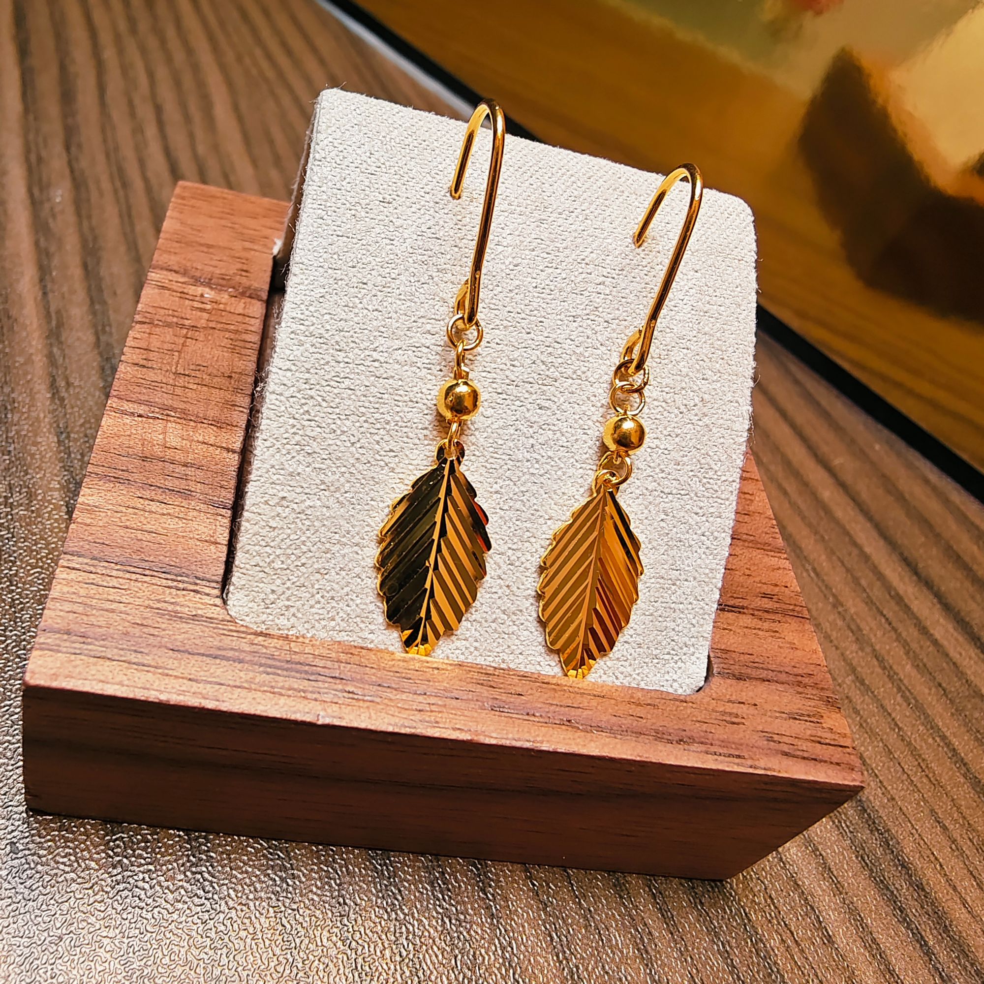 42#足金999  提溜树叶耳饰