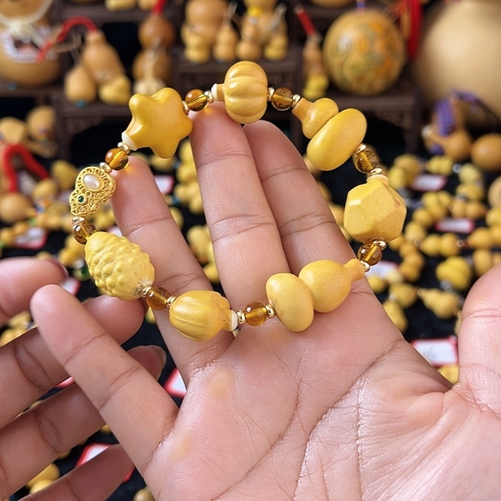 人***想葫芦多宝手串一条