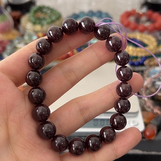 石榴石手链未镶嵌矿坑