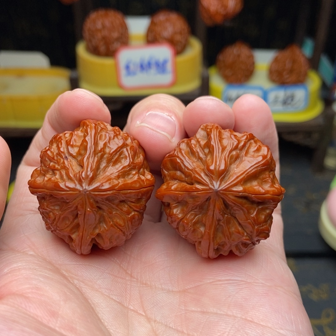 文玩核桃吊坠35四棱