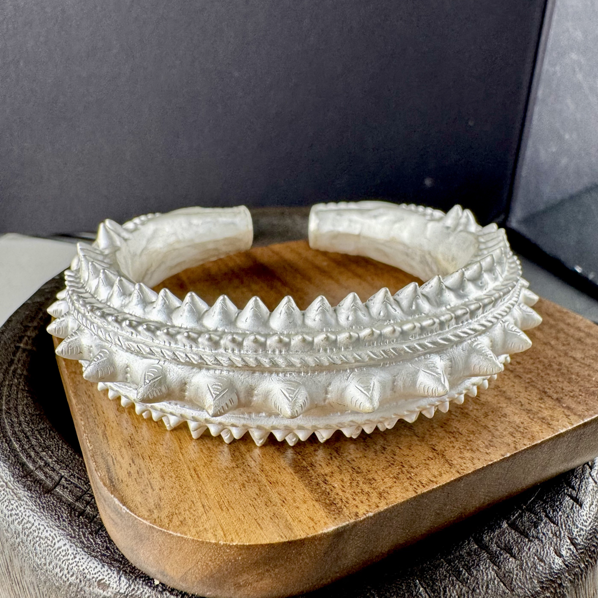 足银手镯 足银手镯 苗族手工传统龙纹手镯 民族个性独特