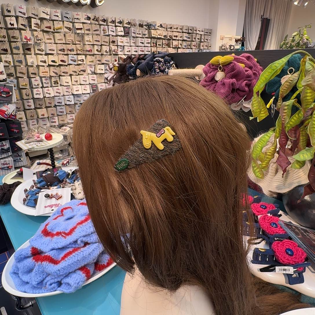 黄色小马拜拜夹哦哦