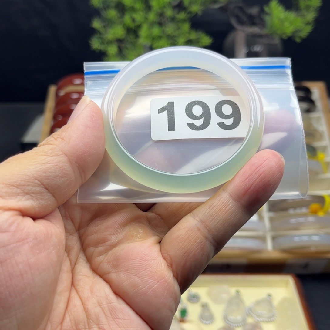 销***生玛瑙/玉髓未镶嵌手镯
