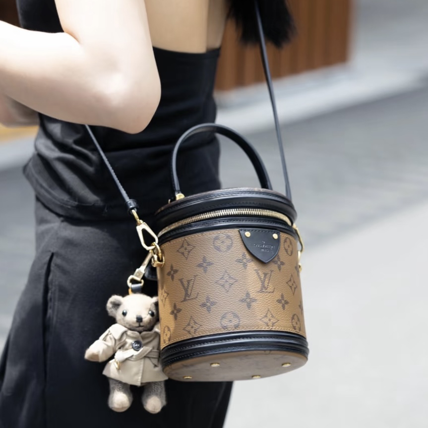 99新 LouisVuitton/路易威登 发财桶/现代芯片款