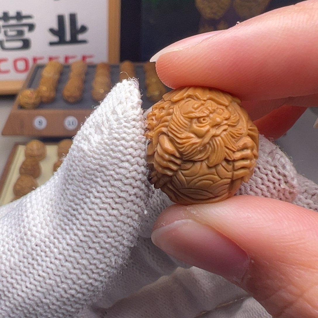 文玩核桃把件精修款钟馗戏五鬼18左右尺寸全品有正常封口线