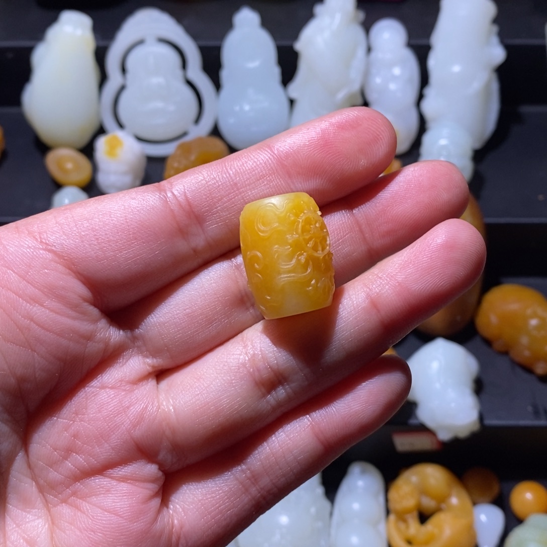 端***枫和田玉未镶嵌颈饰