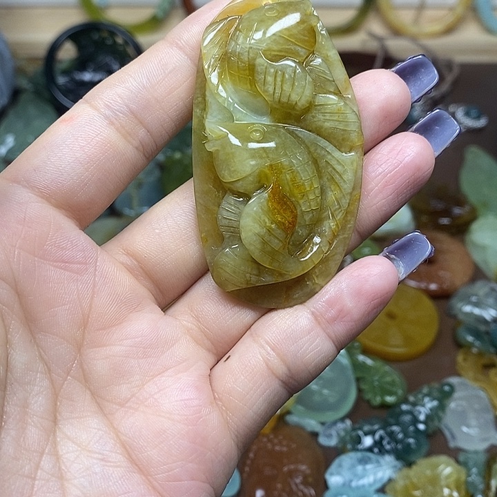 蛇纹石玉吊坠未镶嵌