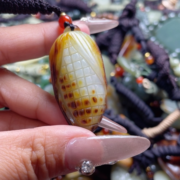 和田玉颈饰未镶嵌