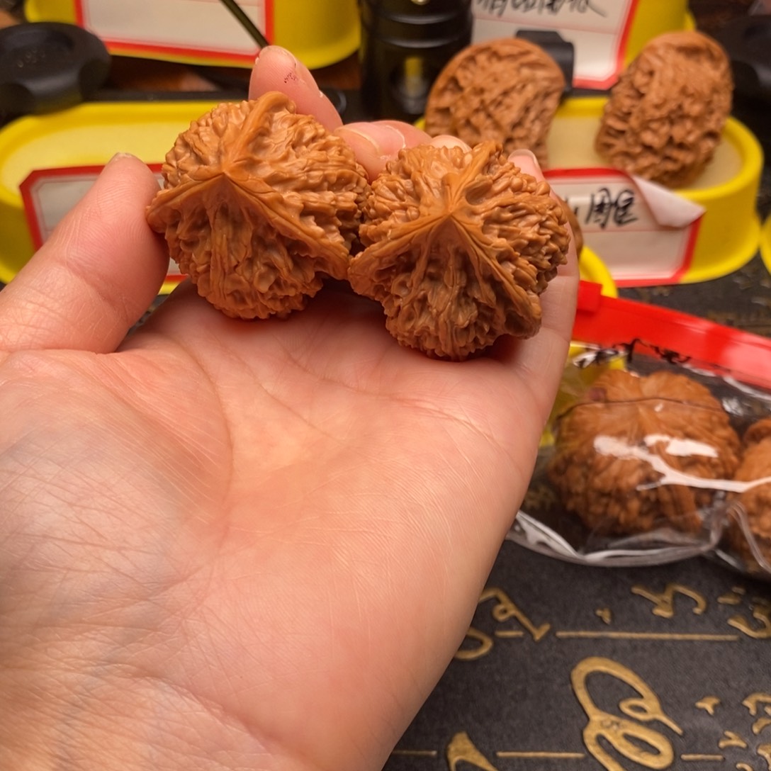 花***。大叶紫檀（黑酸枝木类）三棱