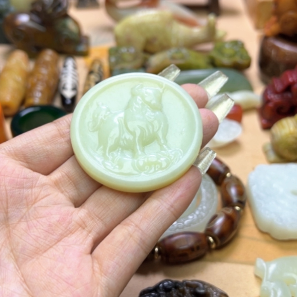 【闪购商品】蛇纹石玉颈饰未镶嵌