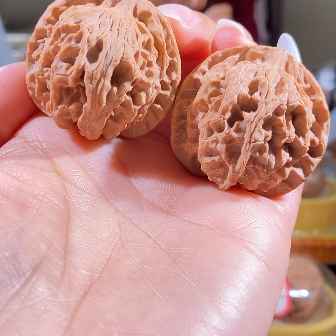 文玩核桃吊坠苹果