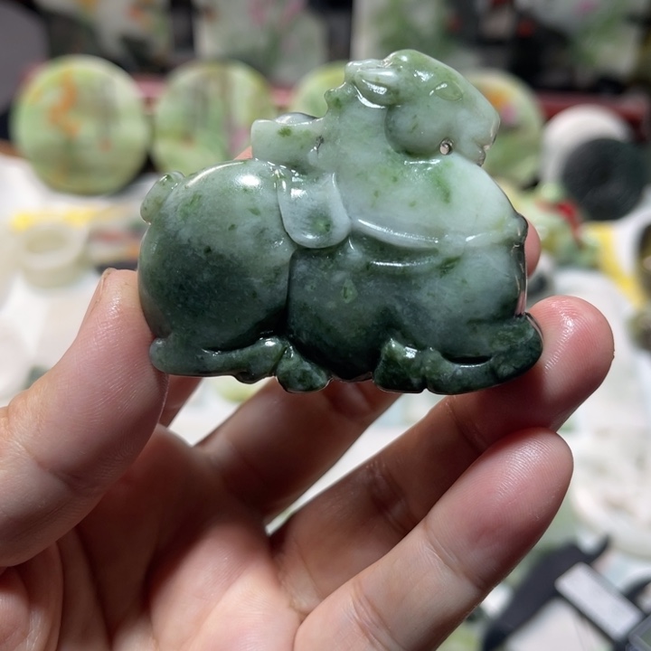 独山玉未镶嵌颈饰