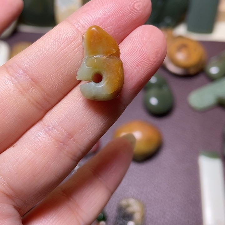 和田玉（糖玉）未镶嵌颈饰