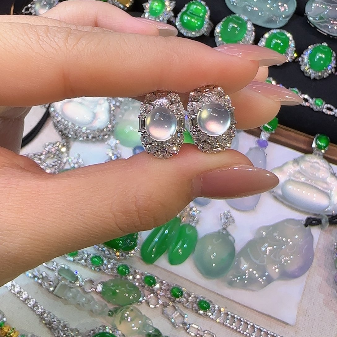 翡翠18K金镶嵌戒指