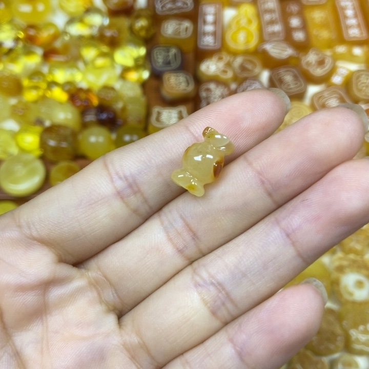 吊坠橄榄核糖果84