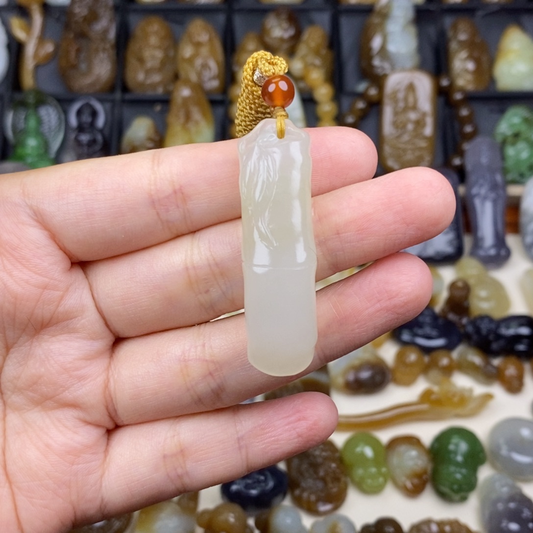 颈饰未镶嵌和田玉