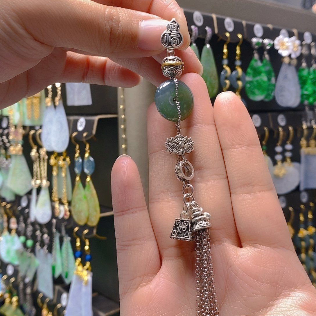 未镶嵌翡翠耳饰翡翠