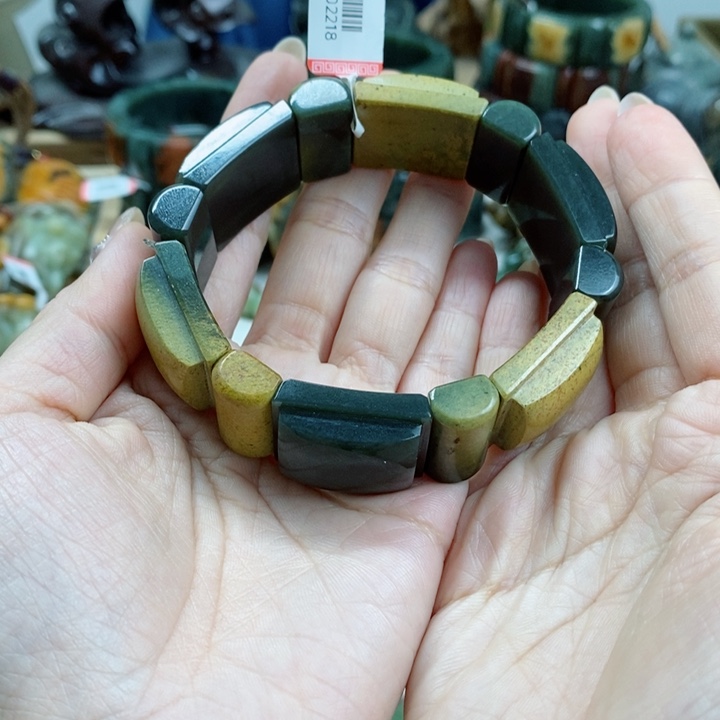 未镶嵌透闪石质玉手链得*哥