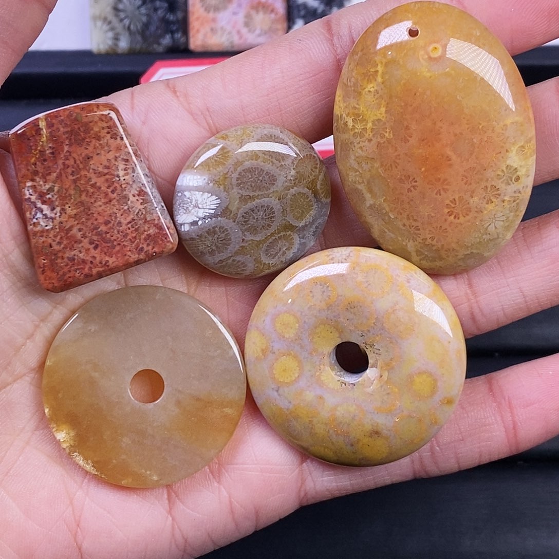 硅化玉颈饰合金心**怡