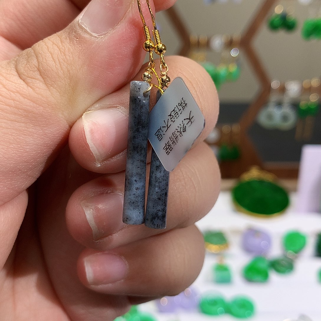 未镶嵌翡翠耳饰天然翡翠耳饰