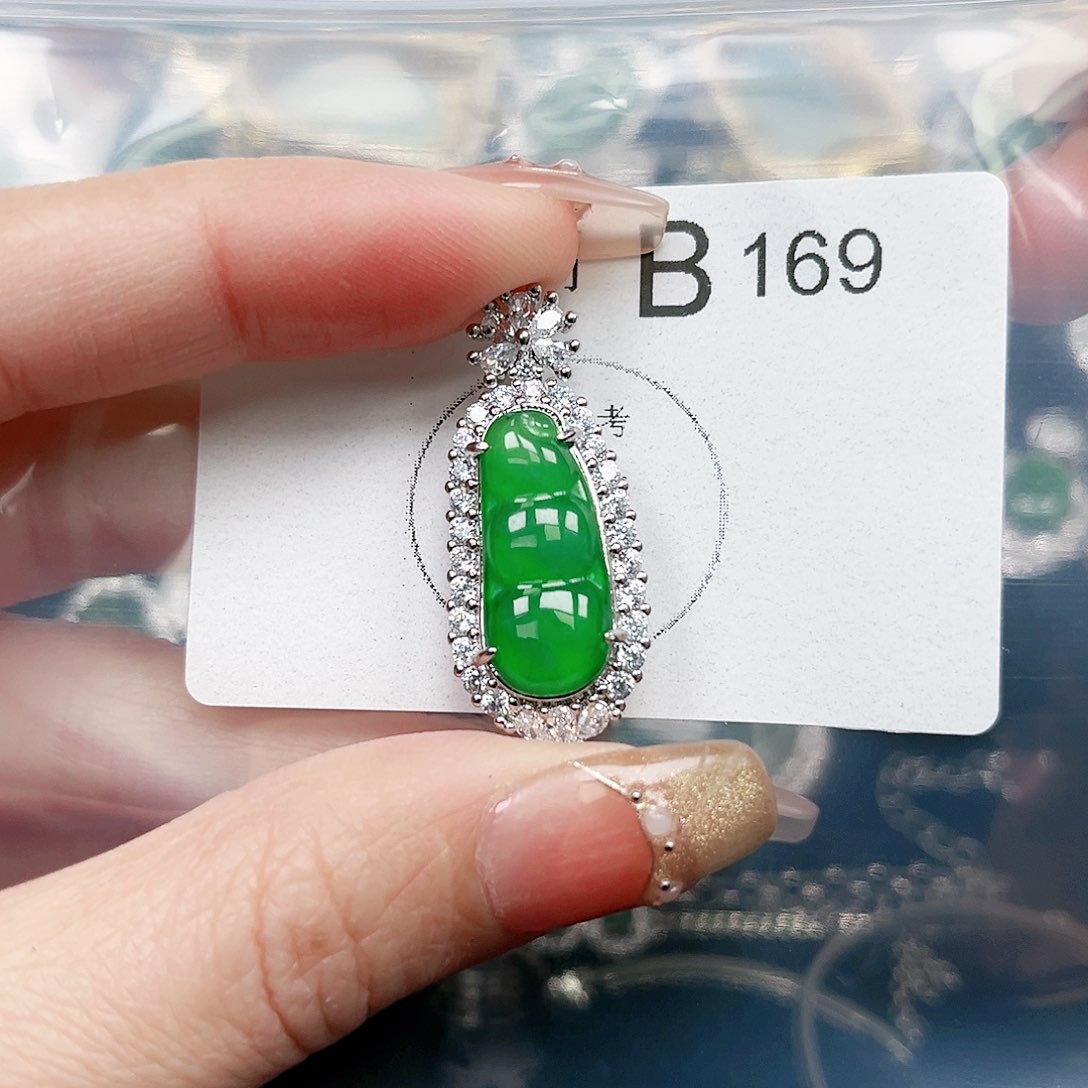 翡翠颈饰未镶嵌翡翠169