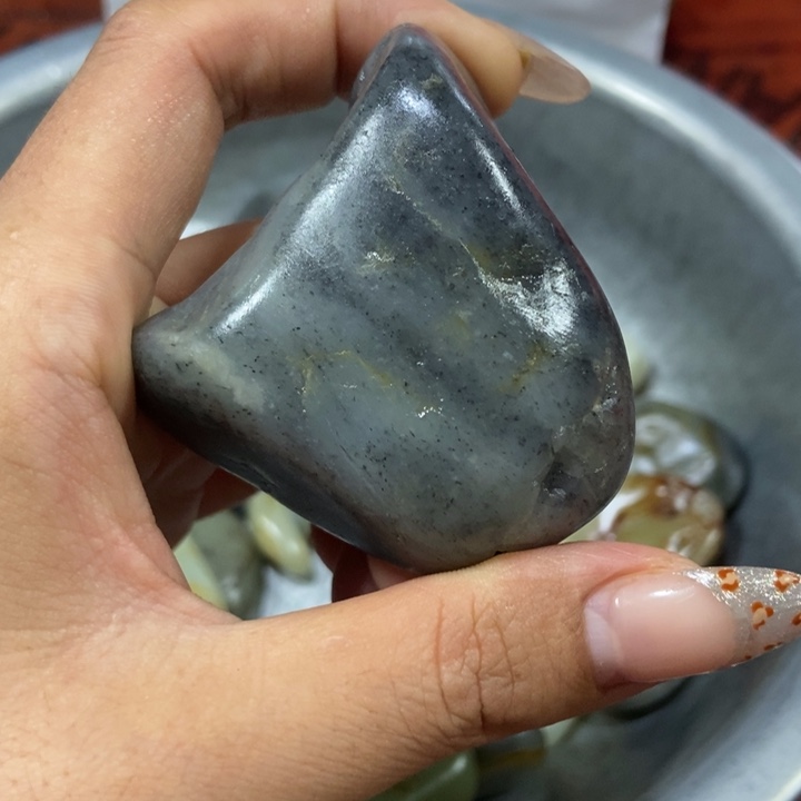 颈饰未镶嵌和田玉（糖玉）