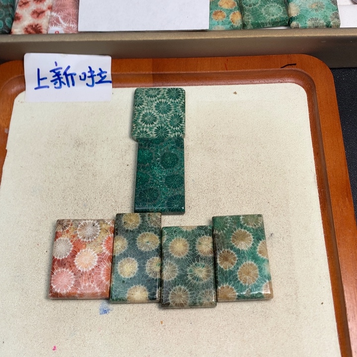 凋***硅化玉合金颈饰289