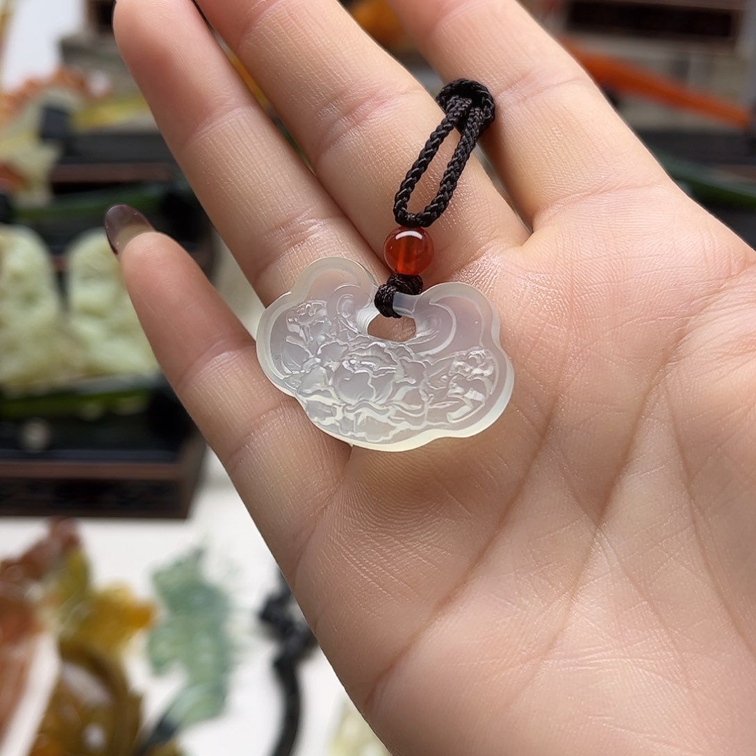 蛇纹石玉岫玉挂坠未镶嵌