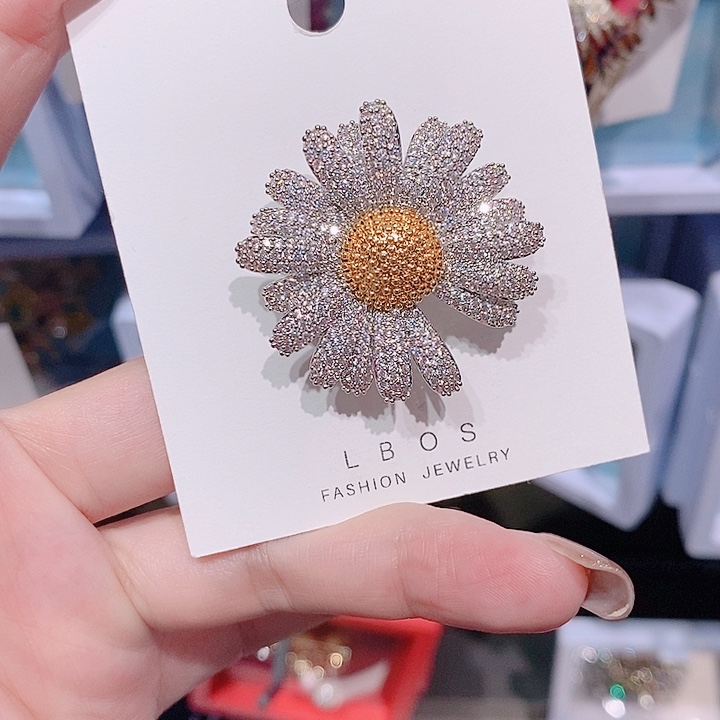 锆石铜合金小雏菊胸针