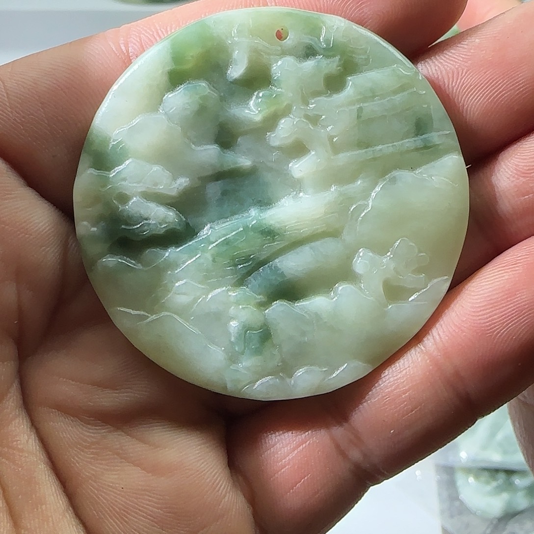 蛇纹石玉未镶嵌颈饰