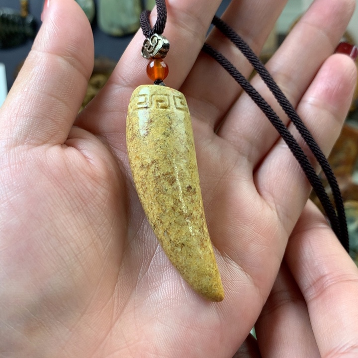 岫岩河磨玉（透闪石质玉）挂件未镶嵌