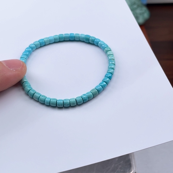 绿松石颈饰未镶嵌