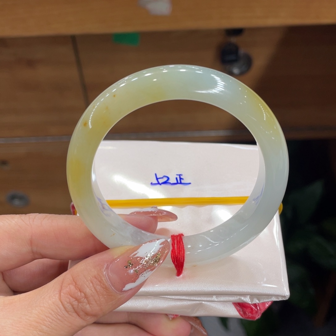 翡翠手镯未镶嵌缅甸翡翠