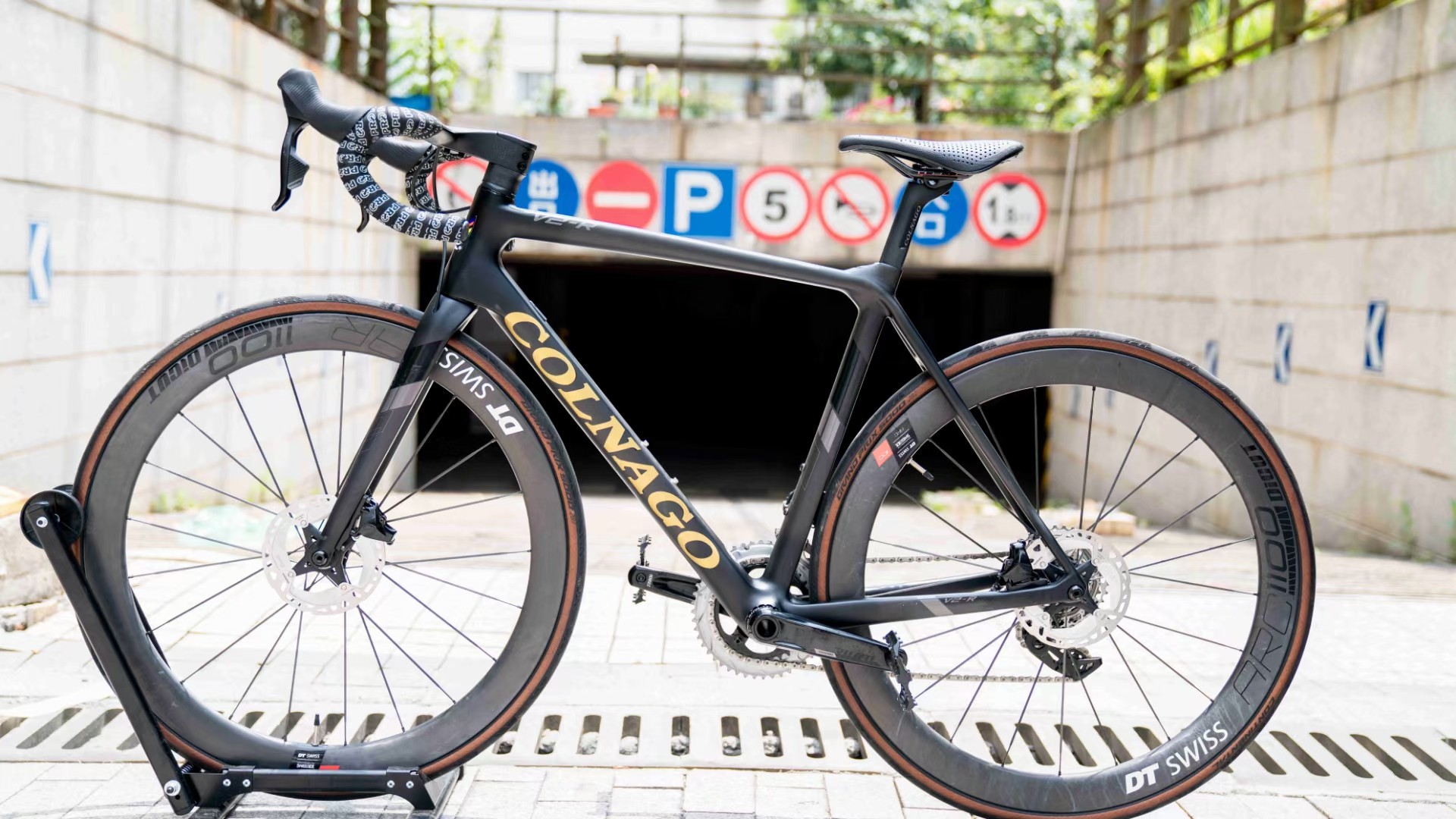 Colnago梅花v2r全碳电变公路车