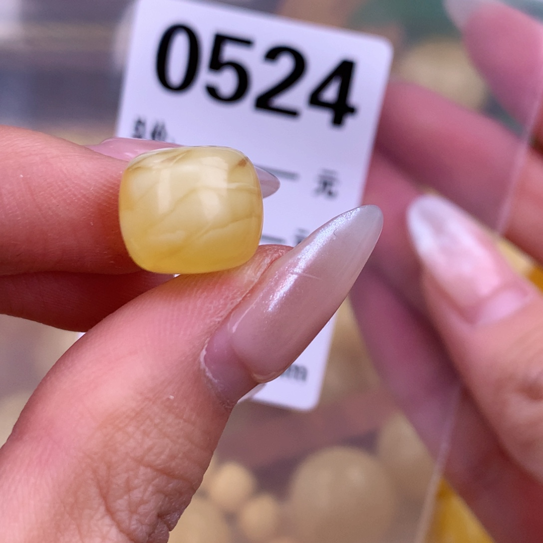 琥珀未镶嵌珠宝奇石12.8