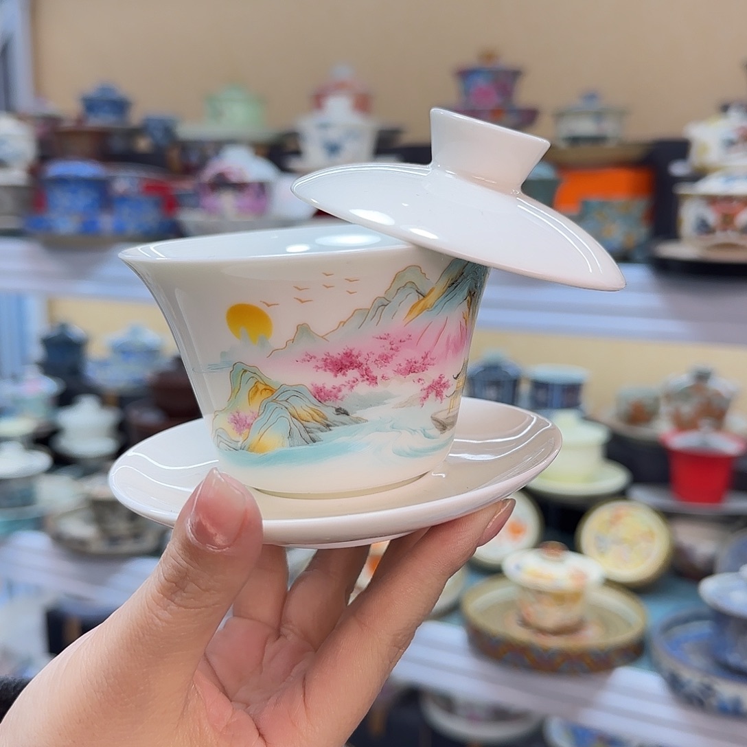 盖碗里放上适量水烧