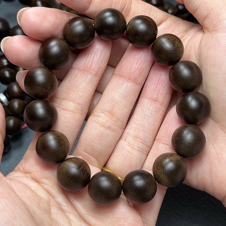 沉香手串白棋玉化