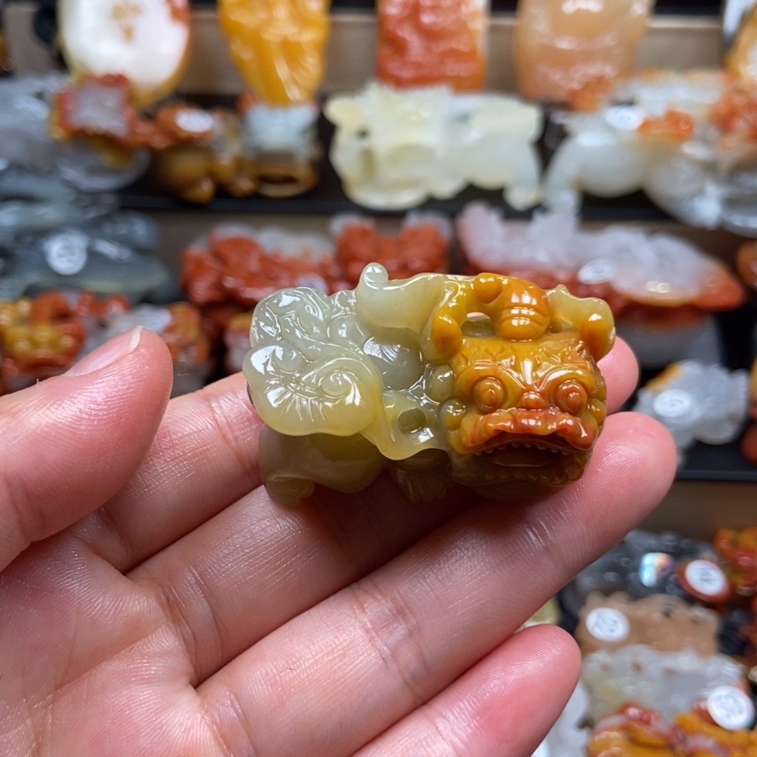 石英质玉（黄龙玉）挂件未镶嵌