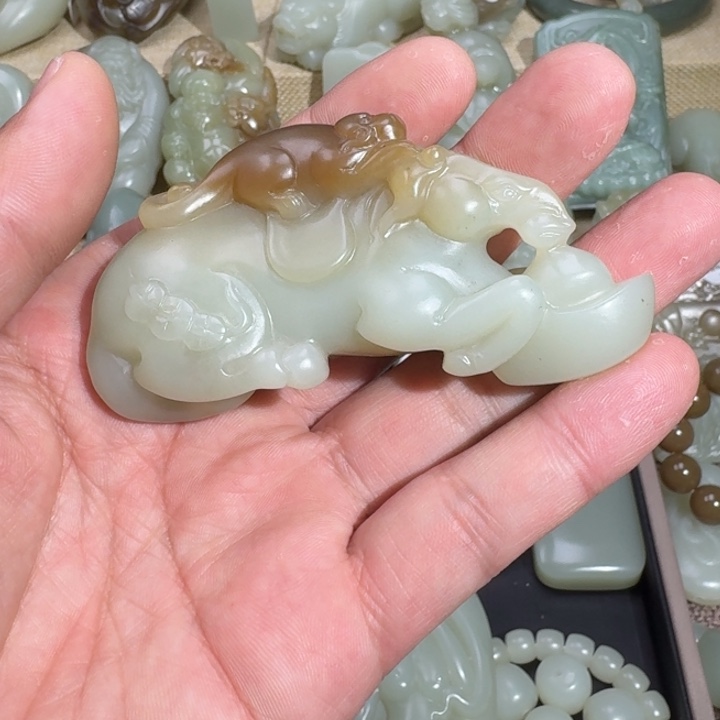 和田玉颈饰未镶嵌