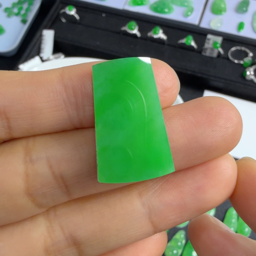 翡翠吊坠(不含链)未镶嵌无事牌